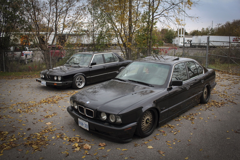 wheel, city, tree, autumn, BMW, old-fashioned, day, dirty, E34, engine, black Color, land Vehicle, urban Scene, mode of Transport, stance, road, street