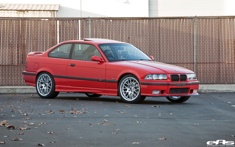 land vehicle, architecture, garage, stationary, retro styled, no people, 2K, BMW, red, building exterior, motor vehicle, BMW E36, city, road, street, parking