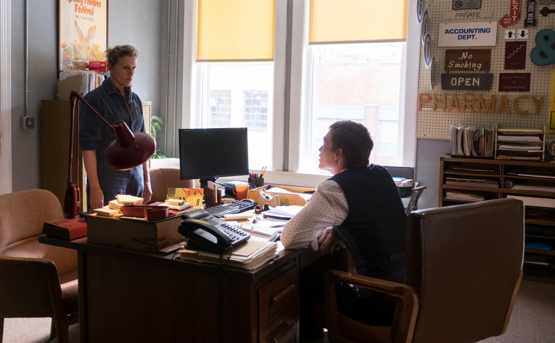 1080P, communication, business, people, two people, adult, business person, males, window, technology, sitting, chair, seat, indoors, mature men, men