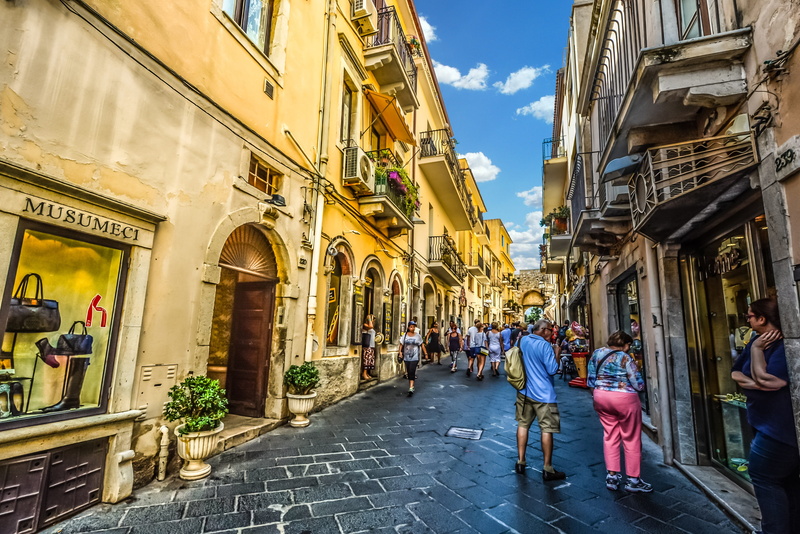 photography, warm, rise, concrete, crowd, holiday, 4K, walking, near, vacation, sightsee, taormina, shop, urban, window, day, women, city, european, footpath