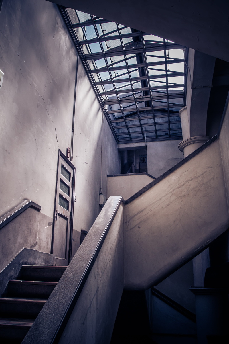 wall - building feature, steps and staircases, spiral staircase, Indoor, ceiling, low angle view, absence, Old, Stairs, spiral, steps, staircase, indoors