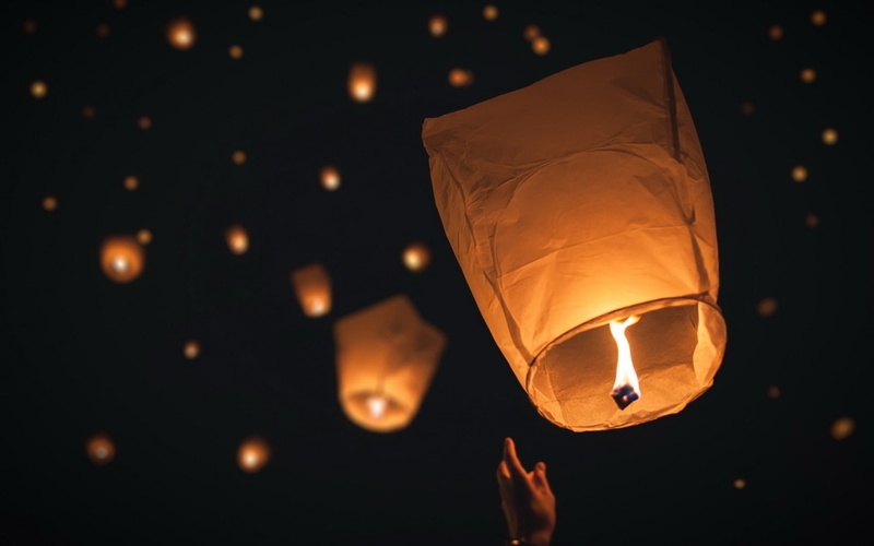 one person, flame, traditional festival, 1080P, nature, illuminated, human body part, fire - natural phenomenon, black background, lantern, paper, light