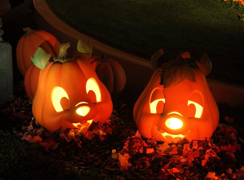 lanterns, human Face, celebration, lights, pumpkin, anthropomorphic, illuminated, orange, backgrounds, holiday, night, spooky, food, light - Natural Phenomenon