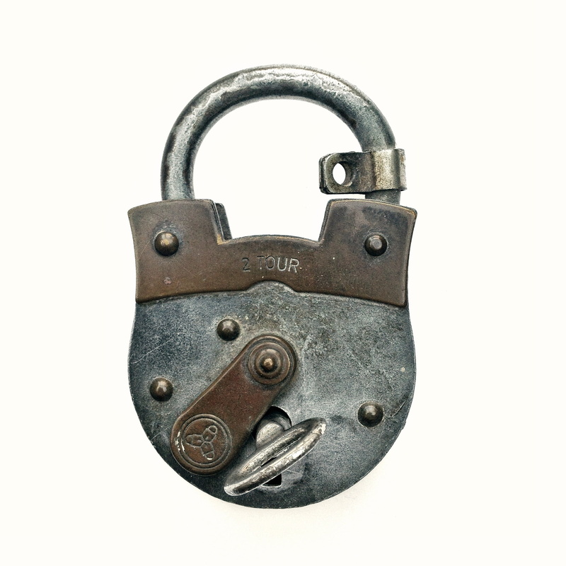 gray, silver colored, 1080P, key, lock, closed, rusty, safe, keyhole, indoors, business, close-up, power supply, technology, padlock, still life, latch