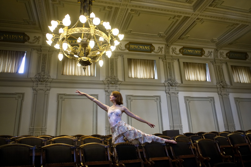 adult, danginggirl, amsterdam, lighting equipment, chandelier, netherlands, haarlem, space, standing, young women, art, real people, dancing, sitting, summer
