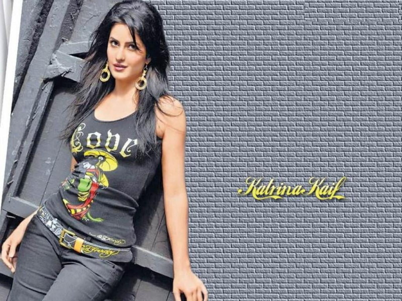 text, indian actress, indian, Female Celebrities, women, western script, casual clothing, t shirt, portrait, kail, adult, jeans, three quarter length, young women