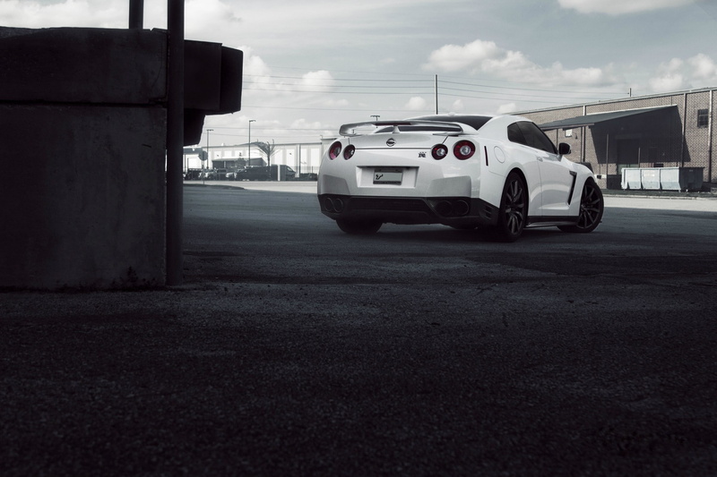 car, cloud - sky, street, day, building exterior, motor vehicle, Nissan GTR, nature, Nissan Skyline GT-R R35, built structure, garage, sign, road, city