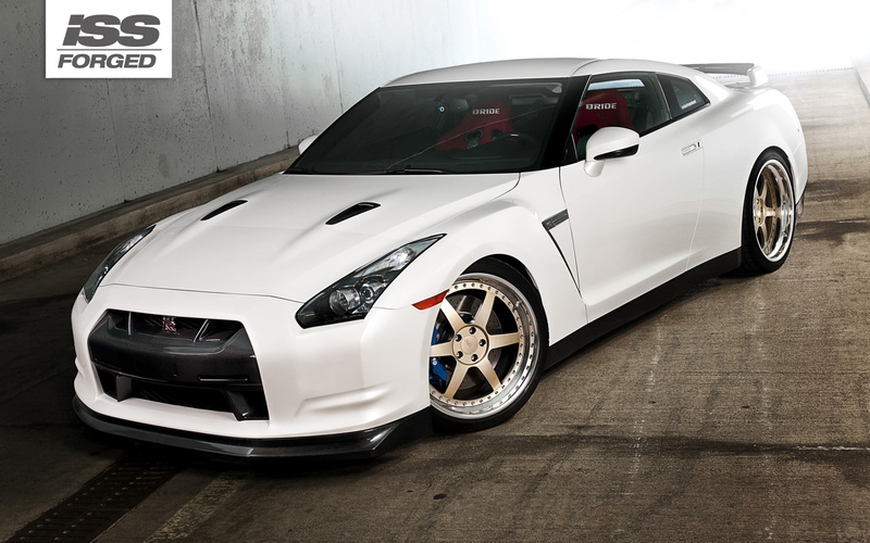 stationary, white color, communication, white cars, 2K, wheel, motor vehicle, car, travel, wealth, day, fuel and power generation, city, Nissan GTR, parking