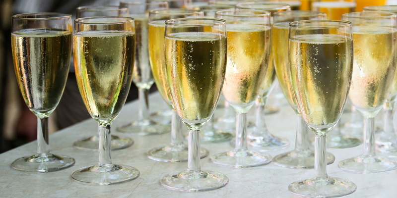 4K, alcohol, no people, glass, new years eve, champagne, wedding, champagne flute, drink, refreshment, household equipment, bar - drink establishment