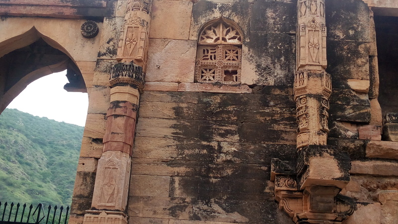 art and craft, travel destinations, place of worship, low angle view, ancient, tourism, day, arch, outdoors, spirituality, religion, india, architecture