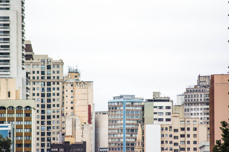 outdoors, row house, 5K, building exterior, copy space, house, no people, window, curitiba, office building exterior, built structure, clear sky, building