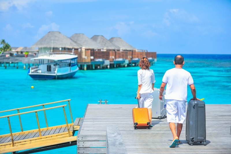 rear view, holiday, luggage, suitcase, sea, nature, vacation, two people, full length, recreation, tourism, relaxation, water, luxury, leisure, people