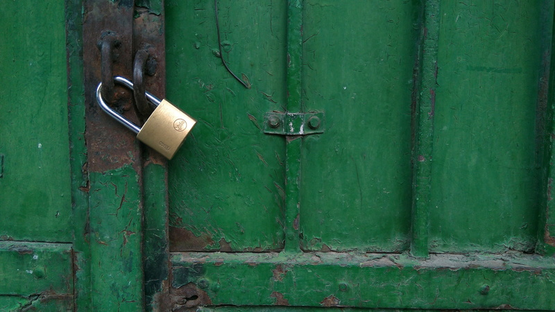 old, padlock, door, security, close-up, backgrounds, hanging, latch, iron, 4K, safety, turquoise colored, metal, protection, closed, green, day, green color
