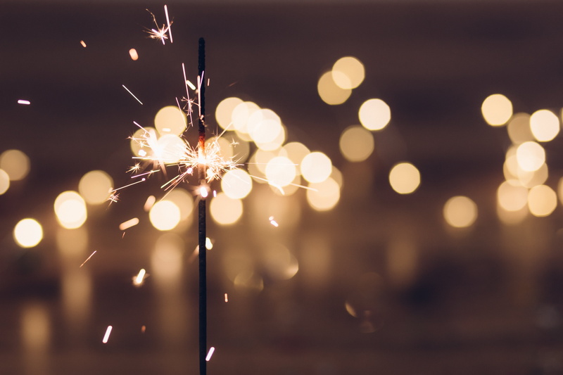 backdrop, pattern, heat - Temperature, night, celebration, yellow, year, red, decoration, sparkler, 4K, glare, winter, gold Colored, photographic Effects