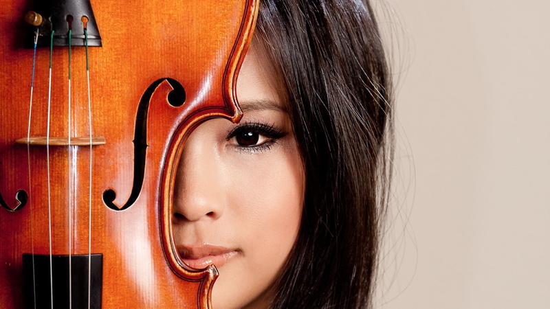 long hair, 1080P, model, women, looking at viewer, simple background, Asian, brunette, violin, brown eyes, music, face, musical instrument, portrait