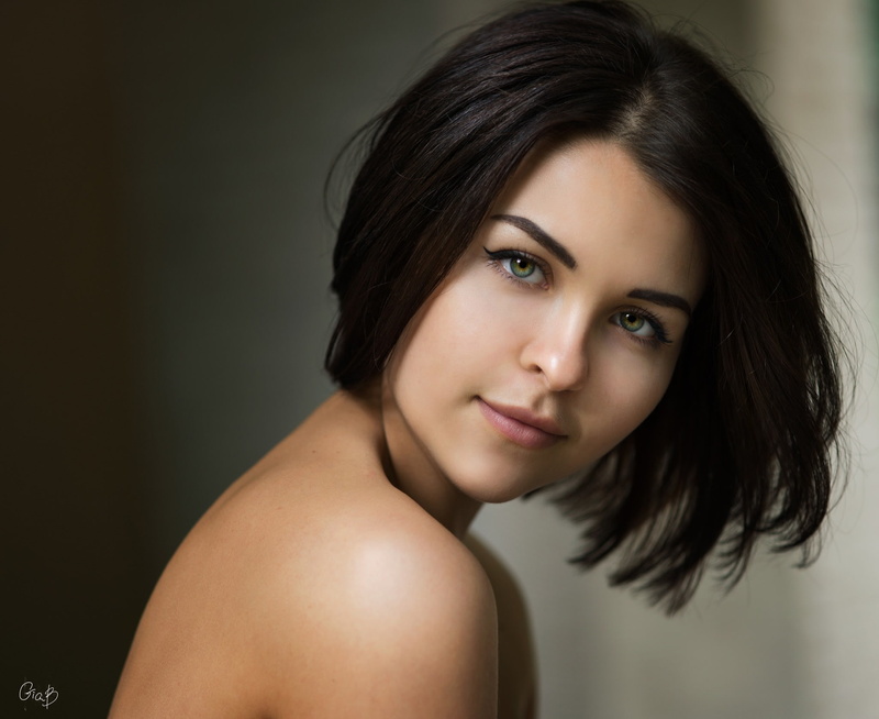 long hair, hairstyle, black hair, body part, women, adult, indoors, face, hair, brunette, brown hair, human face, beautiful woman, young women, looking at camera