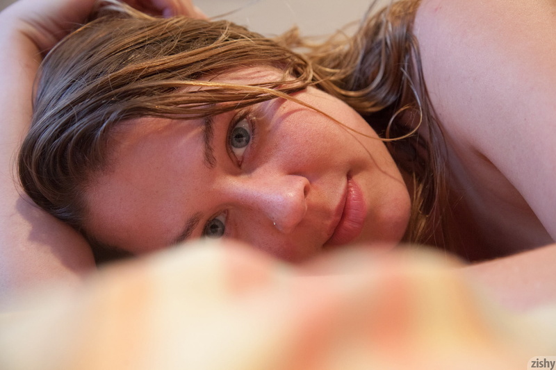 women, contemplation, gray eyes, beautiful woman, lying down, one person, smiling, human face, hairstyle, zishy, portrait, emotion, young women, close-up