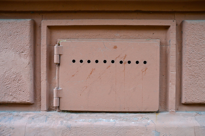 security, art nouveau, 5K, built structure, weststadt, material collection, grid, iron railings, close-up, old, in a row, day, burglary, locked, closed