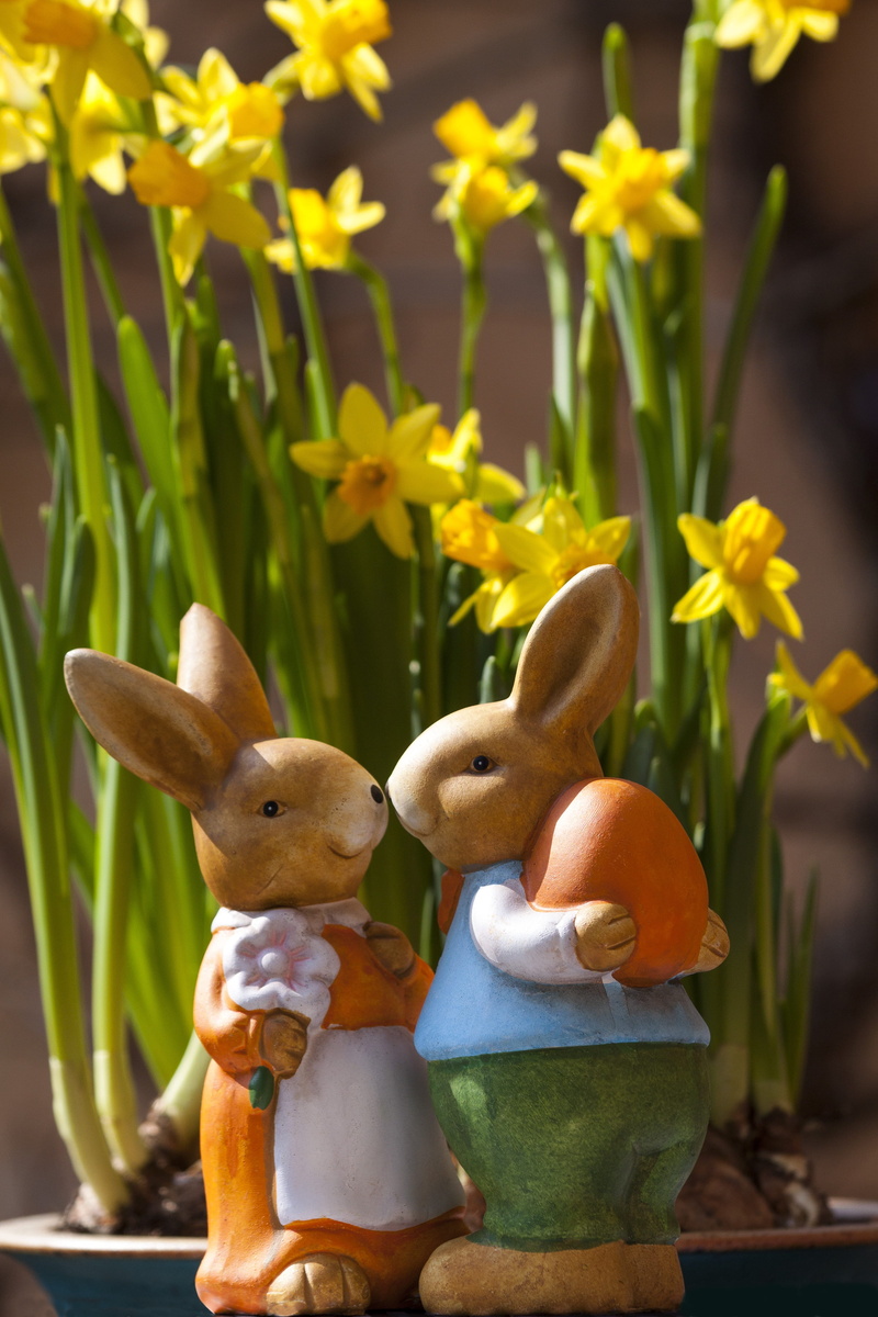 green, toy, rabbit, painted, figurine, osterhasen few, season, plant, cultures, flowering plant, two, no people, flowers, representation, holiday, animal representation