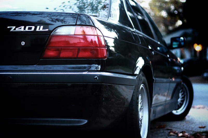 headlight, road, wealth, city Life, lights, land Vehicle, bmw 740, red, travel, luxury, speed, seven, close-up, 1080P, e38, mode of transportation, black