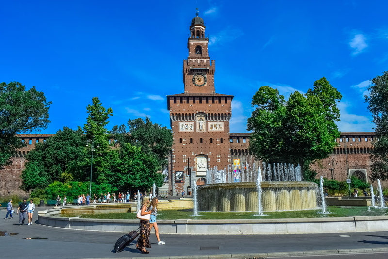 lombardy, built structure, 5K, travel destinations, sforza castle, wall, milano, sightseeing, group of people, castello sforzesco, incidental people, old