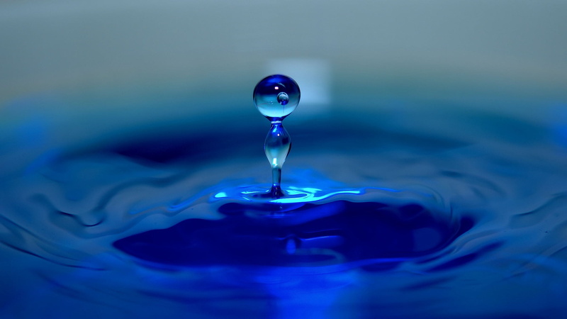 wave, rain, clean, ripple, bubble, transparent, liquid, droplet, purity, falling, blue background, concentric, high-speed photography, splashing droplet