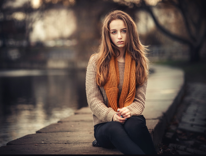 sadness, look, mood, portrait, sweater, beauty, girl, street, knitted, Dmitrij Butvilovskij, Victoria Ulyanovsk, 1080P, bokeh, jeans, russian, river, red