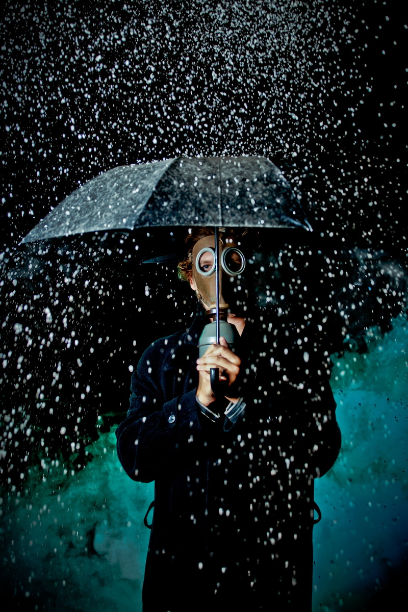 2K, protection, holding, security, water, real people, waist up, raining, person, people, standing, drop, dark, brown, three quarter length, picture, wet