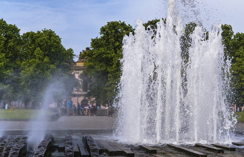 water feature, water, tree, fog, Wet, city, inject, rain, long exposure, plant, architecture, incidental people, steam, fountain, flowing water, falling water