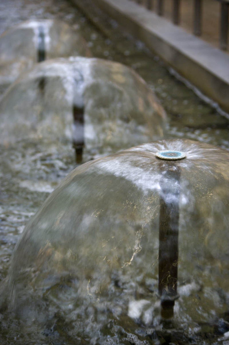 splashing, waterfront, wet, rippled, summer, no people, flowing, going on, day, refreshment, outdoors, fountain, 4K, architecture, focus on foreground