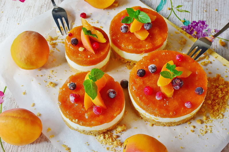 coffee time, apricots, white, freshness, wellbeing, quark tart, breakfast, ready-to-eat, garnish, fruit, sugar, kitchen utensil, orange color, tasty, healthy eating