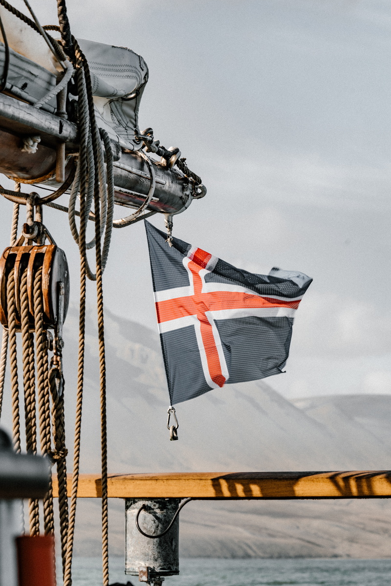 day, sky, black, architecture, connection, 8K, nautical vessel, patriotism, built structure, no people, sea, pulley, flag, mode of transportation, nature