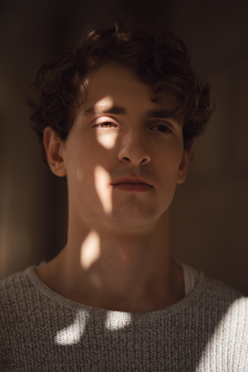 indoors, sleeve, human body part, front view, beautiful people, clothing, brown hair, apparel, wearing, lip, contemplation, photo, photography, body part