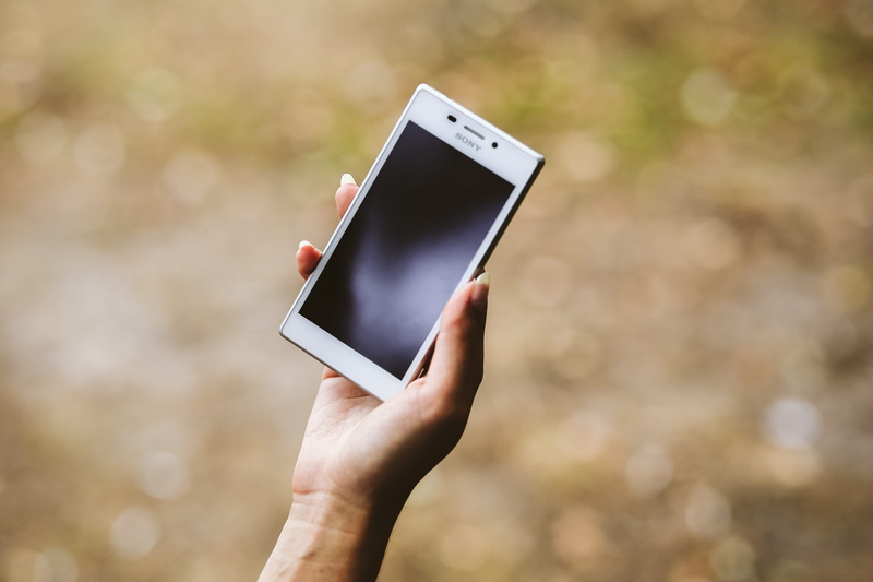 human body part, phone, mid adult, 5K, femine, human Hand, one person, focus on foreground, girl, computer, female, touching, people, mobility, screentouch
