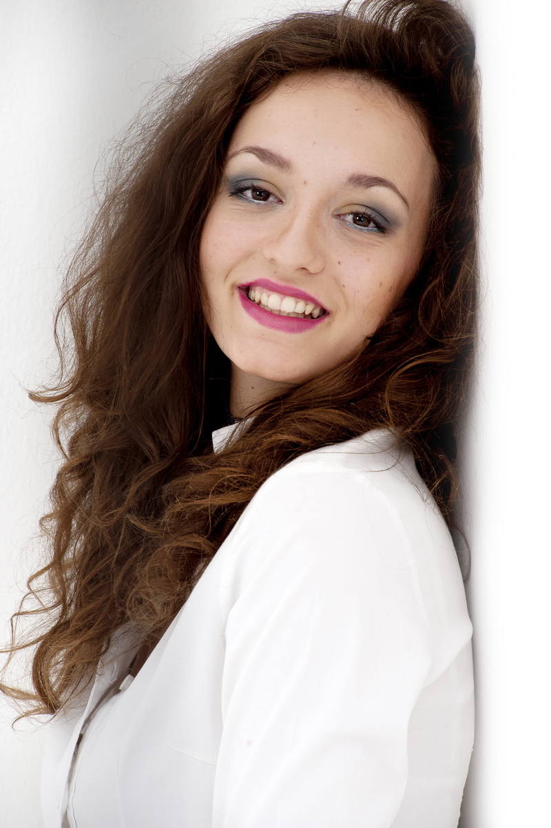 beauty, 4K, smiling, one woman only, beautiful, females, adult, wearing, shirt, human Face, people, happiness, indoors, caucasian Ethnicity, white, shaten