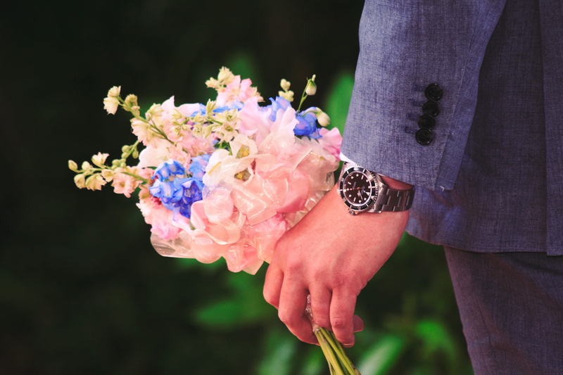 photography, flower, one person, bouquet, leisure activity, love, real people, plant, human hand, blue, watch, adult, standing, human body part, man, flowers