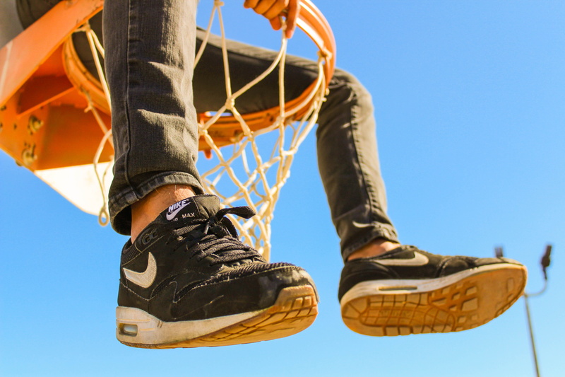 human leg, adult, human body part, leisure activity, one person, jeans, body part, human limb, blue, low section, outdoors, lifestyles, 5K, hoop, men
