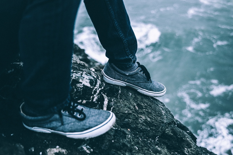 lifestyles, limb, ocean, beside, jeans, beach, human limb, low section, 4K, water, day, real people, ice, people, waves, human leg, body, human foot, standing