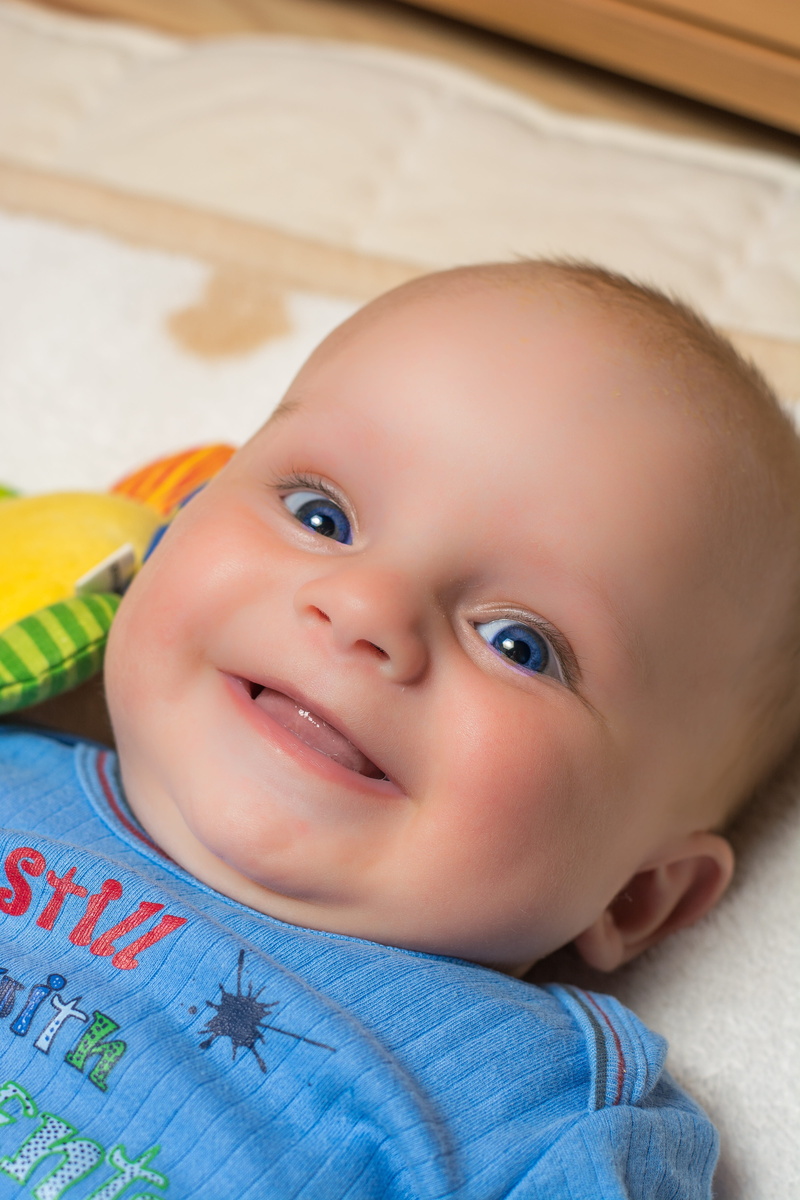 child, one person, human, face, born, smiling, childhood, close-up, toddler, small child, bed, portrait, indoors, baby, front view, sweet, live new, babyhood