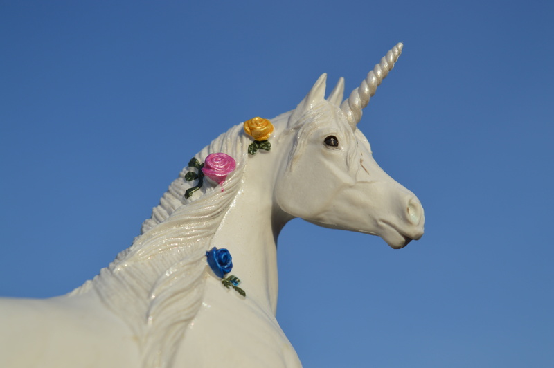 livestock, magic, sculpture, mammal, horse, fable, sky, magical, statue, animal themes, representation, creature, hand, horn, 5K, beast, fantasy, animal