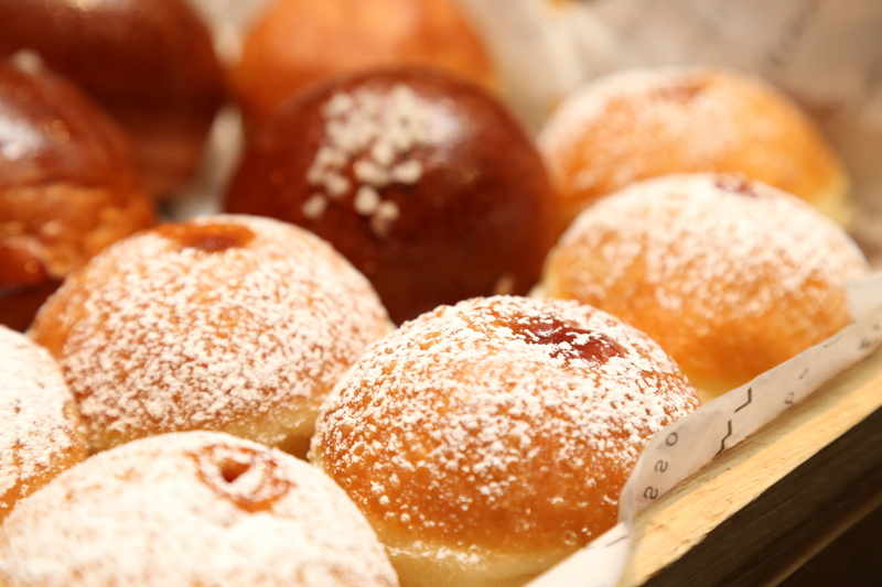 indulgence, selective focus, indoors, jew, donut, baked, muffin, close-up, sugar, holiday, religion, bread, food, donuts, group of objects, top, dessert