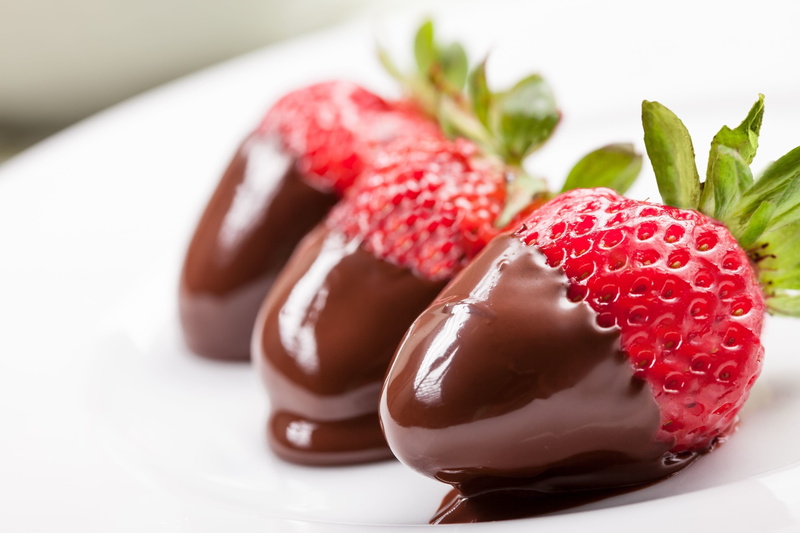 food, strawberry, garnish, indoors, backgrounds, macro, strawberries, dessert, freshness, chocolate Dipped, sweet Sauce, sweet, wellbeing, snack, indulgence