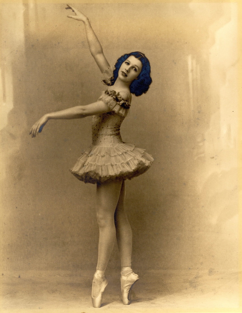 fashion, one person, ballerina, full length, dancing, real people, balance, tutu, women, studio shot, hairstyle, indoors, ballet dancer, elegance, sepia