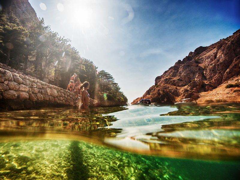 trip, real people, 1080P, water, split view, leisure activity, sunlight, day, sky, nature, rock, rock - object, scenics - nature, landscape, vacations