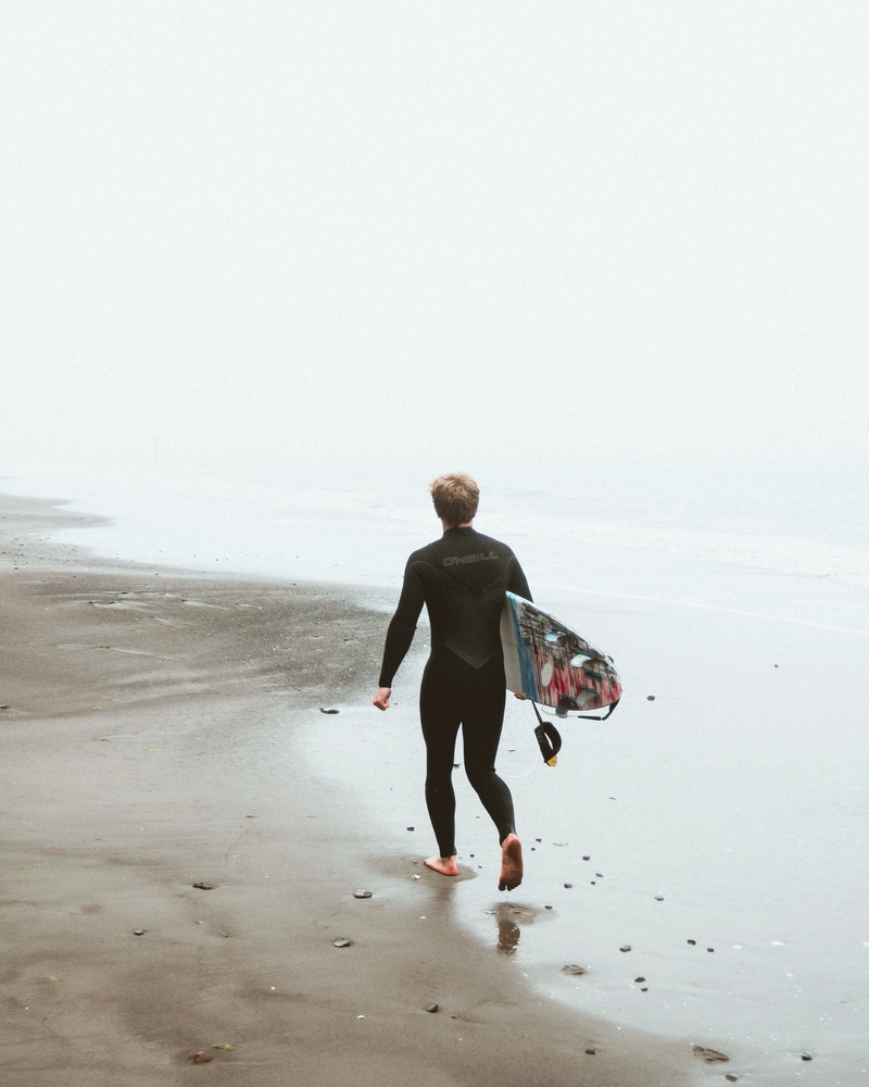 man, people, sea, sand, shoreline, surfing, full Length, caucasian Ethnicity, leisure activity, outdoors, beach, horizon over water, wet, surfer, men, color Image