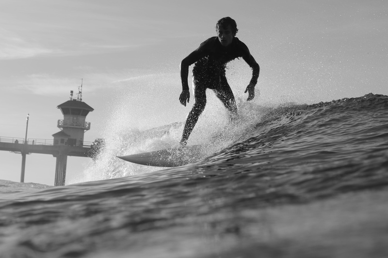 ocean, gray, person, nature, surfer, man, grayscale, men, black and white, leisure, 5K, surfboard, splashing, motion, photograph, surf, real people, surfing