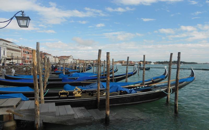 boats, sea, gondola, 2K, italy, port, venice, beautiful, hd