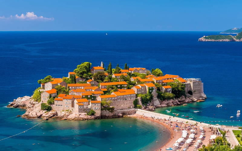 mediterranean Countries, building Exterior, bay Of Water, coastline, horizon, town, sea, vacations, castle, beauty In Nature, idyllic, house, journey, fort