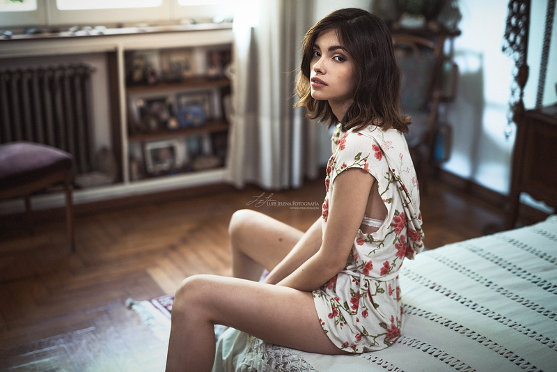 500px, 1080P, women, Valentina de Maio, Lupe Jelena, room, interior, sitting