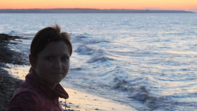 one person, young adult, 1080P, looking, outdoors, hairstyle, beach, looking at camera, sky, nature, prince edward island greengable canada, portrait